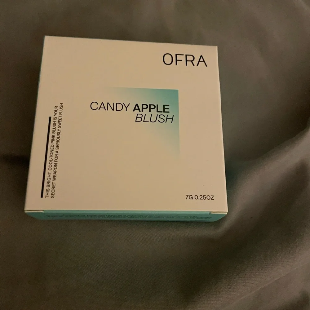 NIB Full size Ofra Candy Apple Pink Blush